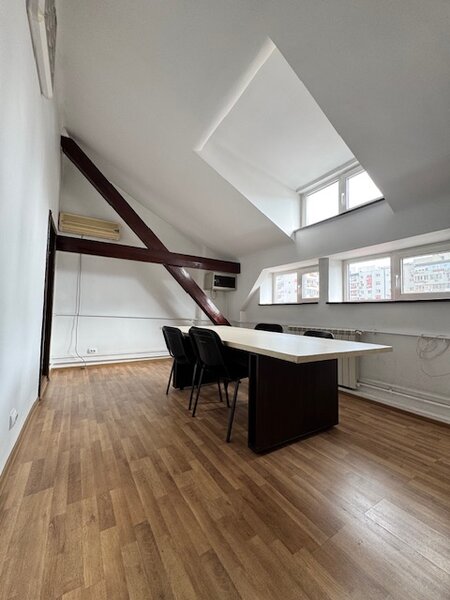 Piata Victoriei, apartament in vila 5 camere,