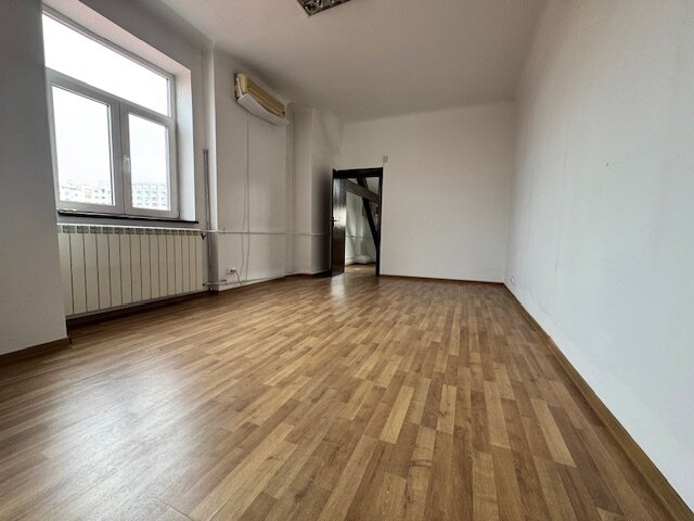 Piata Victoriei, apartament in vila 5 camere,