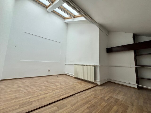 Piata Victoriei, apartament in vila 5 camere,