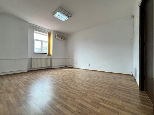 Piata Victoriei, apartament in vila 5 camere,